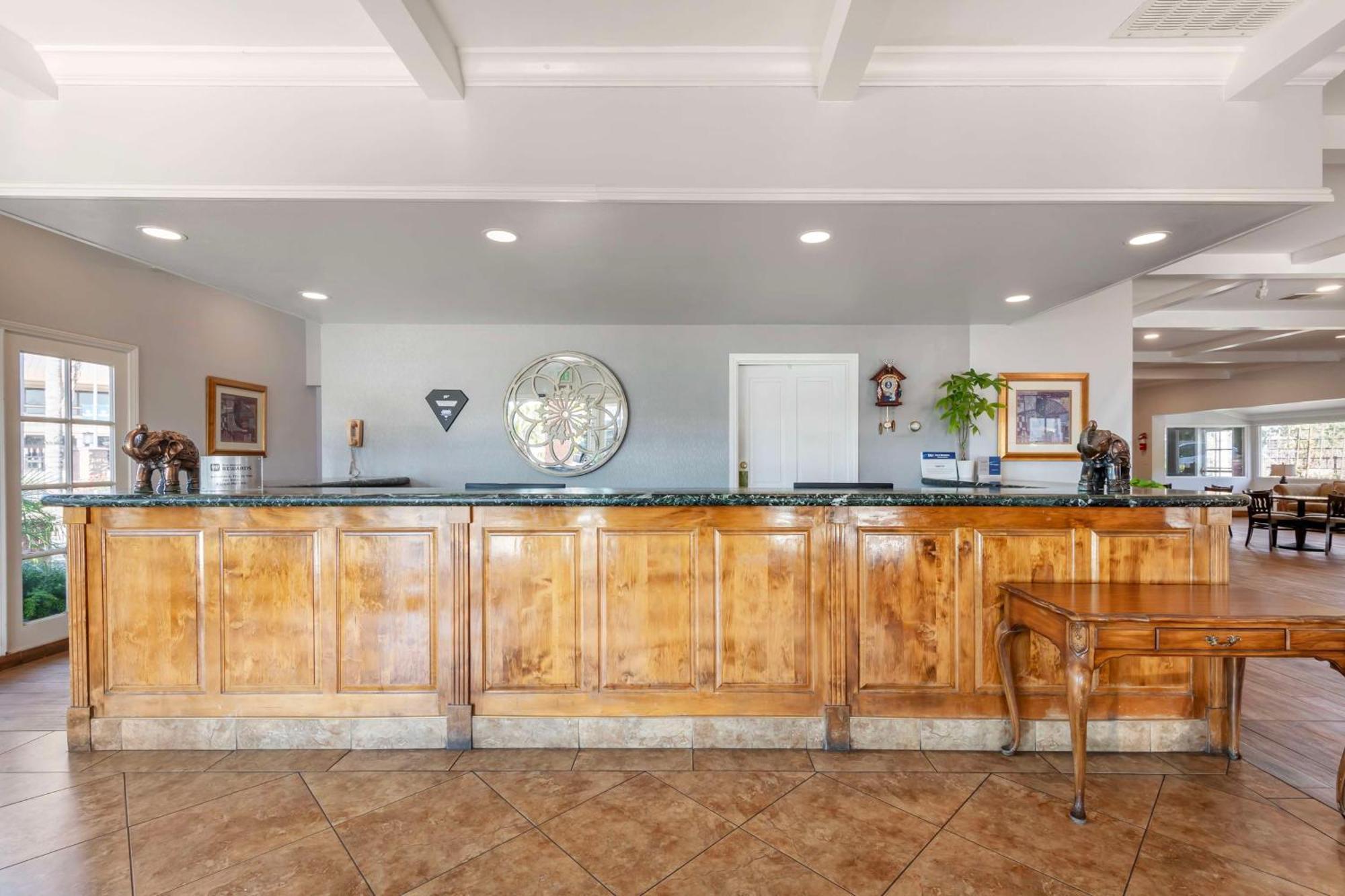 Best Western Plus Hill House Bakersfield Extérieur photo